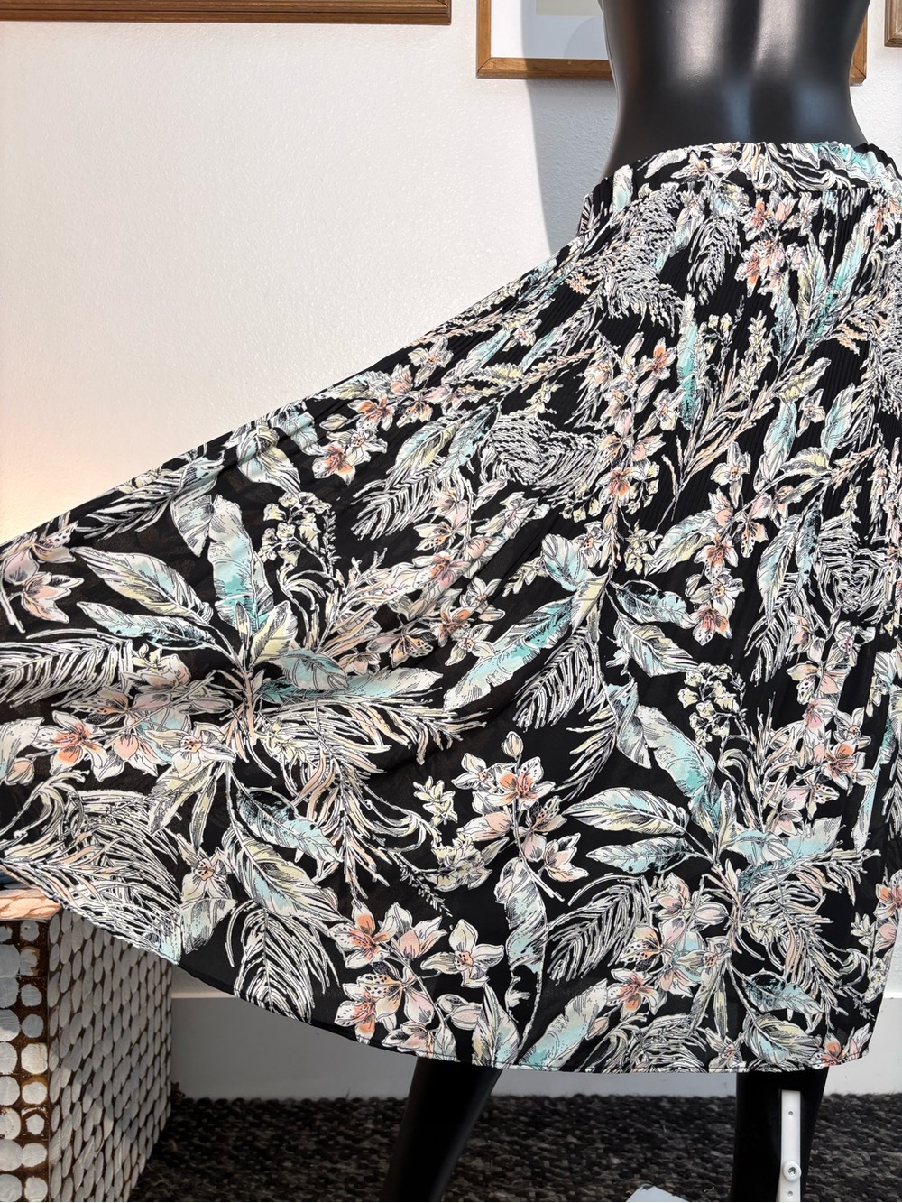 Status by Chenault pleated midi/maxi tropical floral pleated skirt